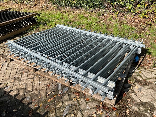 Stalen spijlenhekwerk (7x) - afbeelding 5 van  5