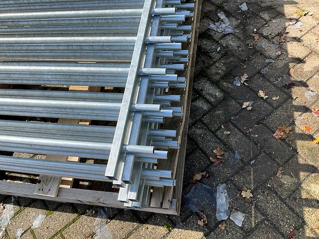Stalen spijlenhekwerk (9x) - afbeelding 5 van  6
