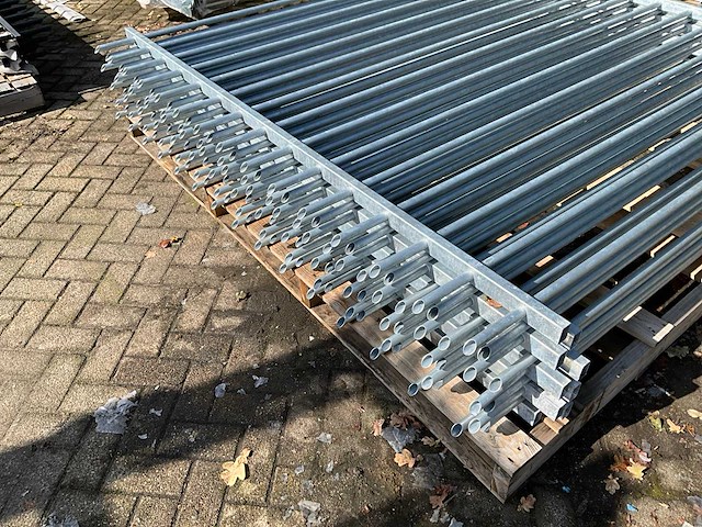 Stalen spijlenhekwerk (9x) - afbeelding 6 van  6