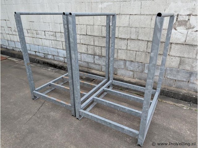 Stalen stapelbokken - aantal 2 stuks - afbeelding 1 van  2