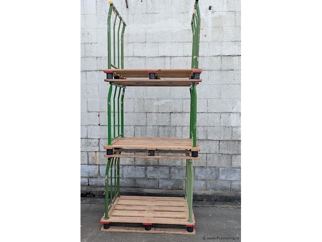 Stalen stapelframe op houten pallet - 3 stuks - afbeelding 2 van  4