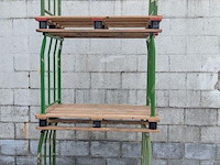 Stalen stapelframe op houten pallet - 3 stuks - afbeelding 2 van  4