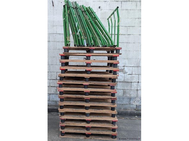 Stalen stapelframe op houten pallet - 3 stuks - afbeelding 4 van  4