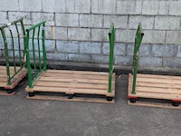 Stalen stapelframe op houten pallet - 3 stuks - afbeelding 1 van  4