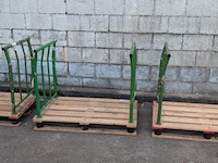 Stalen stapelframe op houten pallet - 3 stuks - afbeelding 1 van  4