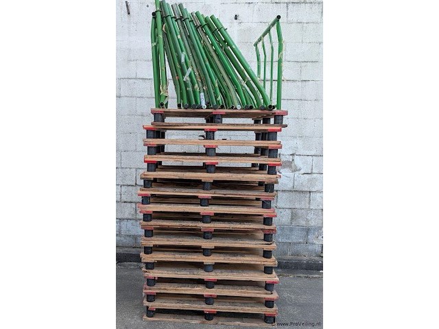 Stalen stapelframe op houten pallet - 3 stuks - afbeelding 4 van  4