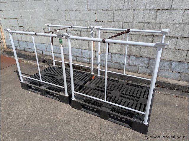 Stalen stapelframe op kunststof pallet - aantal 2 stuks - afbeelding 2 van  3