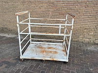 Stalen stapelkrat - afbeelding 1 van  2
