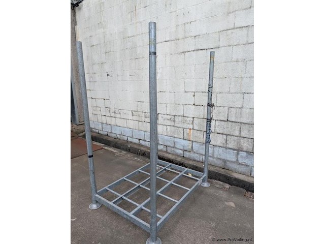 Stalen stapelrack - afbeelding 1 van  3