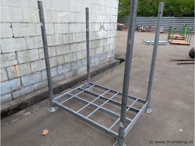 Stalen stapelrack - afbeelding 1 van  3
