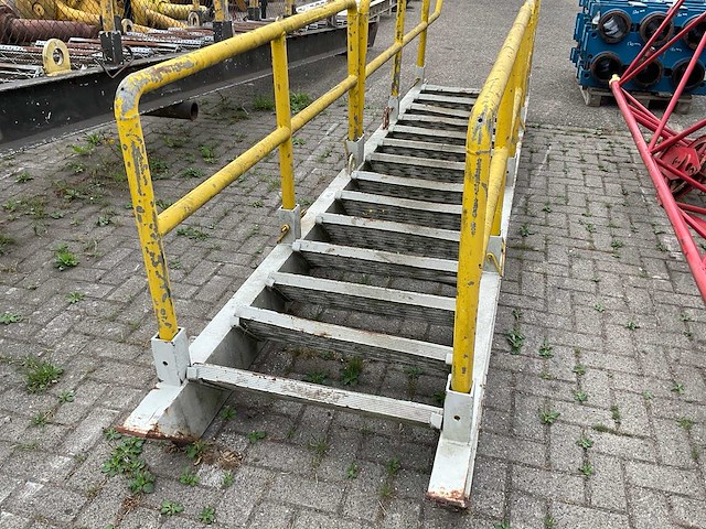 Stalen steektrap - afbeelding 5 van  5