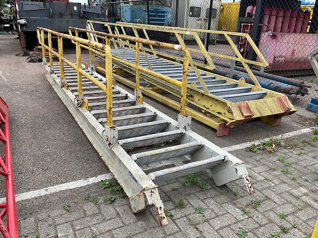 Stalen steektrap - afbeelding 2 van  4