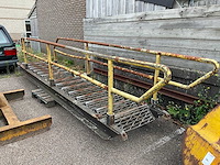 Stalen steektrap - afbeelding 1 van  4