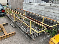 Stalen steektrap - afbeelding 2 van  4
