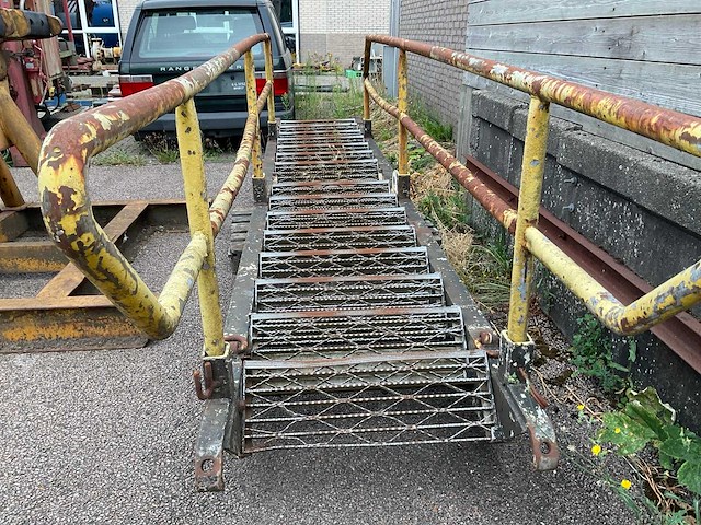 Stalen steektrap - afbeelding 3 van  4