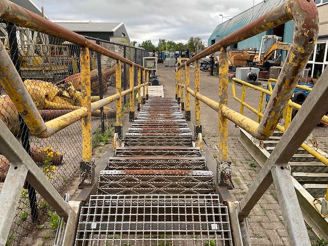 Stalen steektrap - afbeelding 3 van  5
