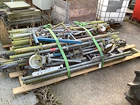 Stalen steiger - afbeelding 1 van  1