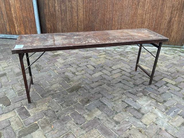 Stalen tafel - afbeelding 1 van  3