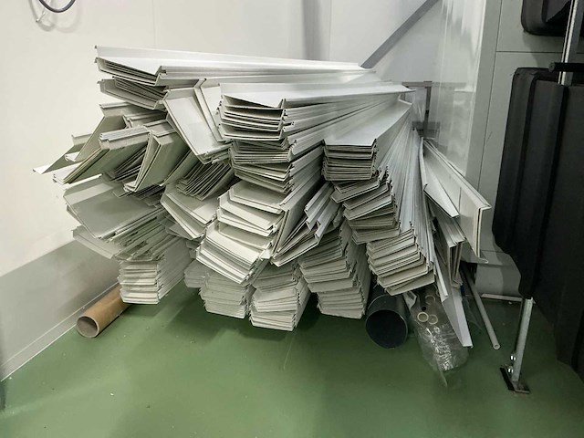 Stalen teeltgoten (1750x) - afbeelding 9 van  14