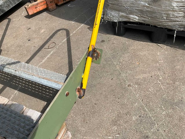 Stalen trap - afbeelding 5 van  6