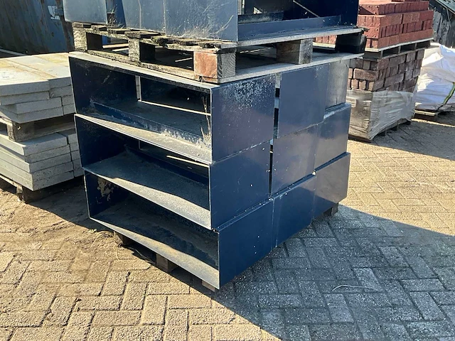 Stalen traptreden (12x) - afbeelding 3 van  3