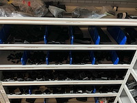 Stalen vakkenkast met elektrotechnische robotonderdelen (5x) - afbeelding 4 van  39