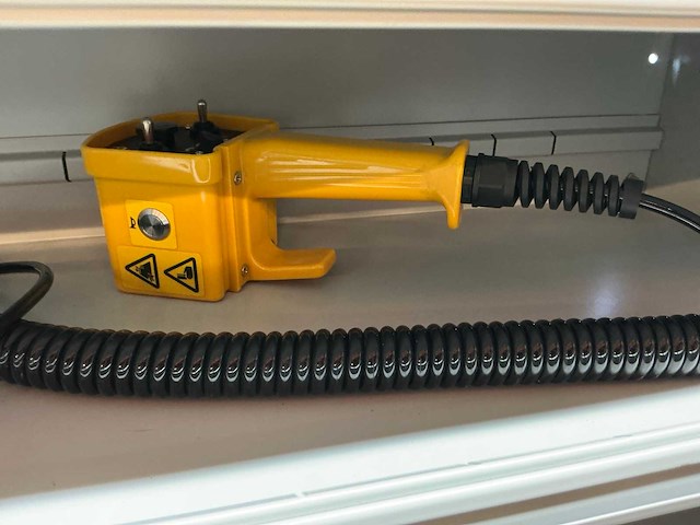 Stalen vakkenkast met elektrotechnische robotonderdelen (5x) - afbeelding 13 van  39