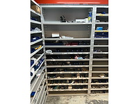 Stalen vakkenkast met elektrotechnische robotonderdelen (5x) - afbeelding 16 van  39