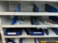 Stalen vakkenkast met elektrotechnische robotonderdelen (5x) - afbeelding 31 van  39