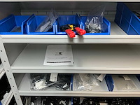 Stalen vakkenkast met elektrotechnische robotonderdelen (5x) - afbeelding 37 van  39