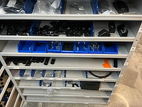 Stalen vakkenkast met elektrotechnische robotonderdelen (5x) - afbeelding 39 van  39