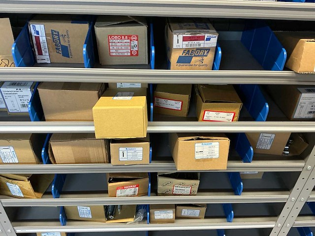 Stalen vakkenkast met fabory ringen, schroeven en bouten (7x) - afbeelding 19 van  58