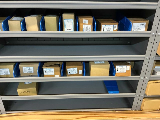 Stalen vakkenkast met fabory ringen, schroeven en bouten (7x) - afbeelding 41 van  58