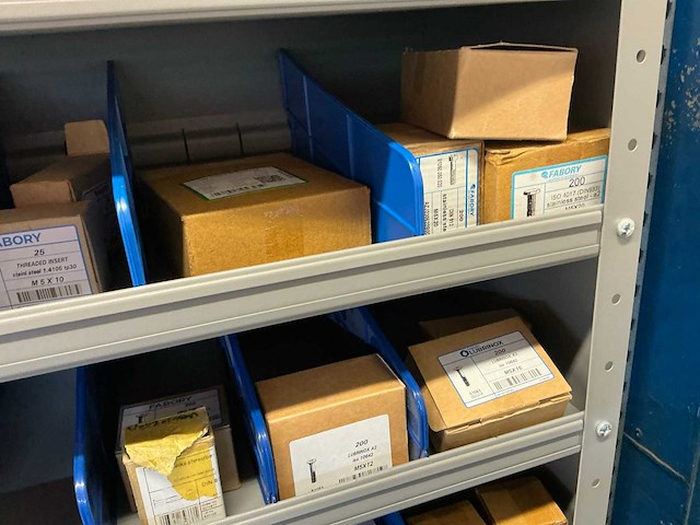 Stalen vakkenkast met fabory ringen, schroeven en bouten (7x) - afbeelding 49 van  58