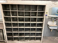 Stalen vakkenkast - afbeelding 1 van  2