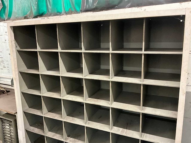 Stalen vakkenkast - afbeelding 2 van  2