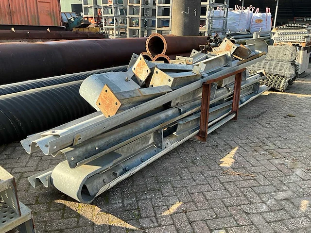 Stalen vangrail - afbeelding 1 van  3