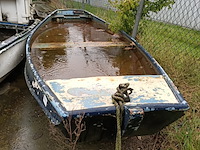 Stalen vlet en kunststof bootje - afbeelding 3 van  9