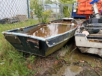 Stalen vlet en kunststof bootje - afbeelding 6 van  9