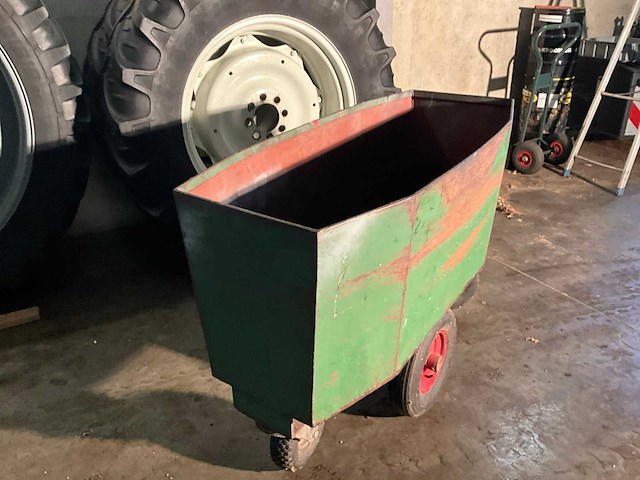 Stalen voerkar - afbeelding 2 van  4