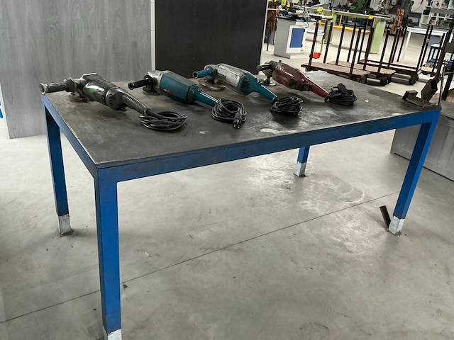 Stalen werkbank en 4 haakse slijpers - afbeelding 3 van  3