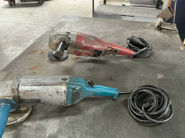 Stalen werkbank en 4 haakse slijpers - afbeelding 3 van  11