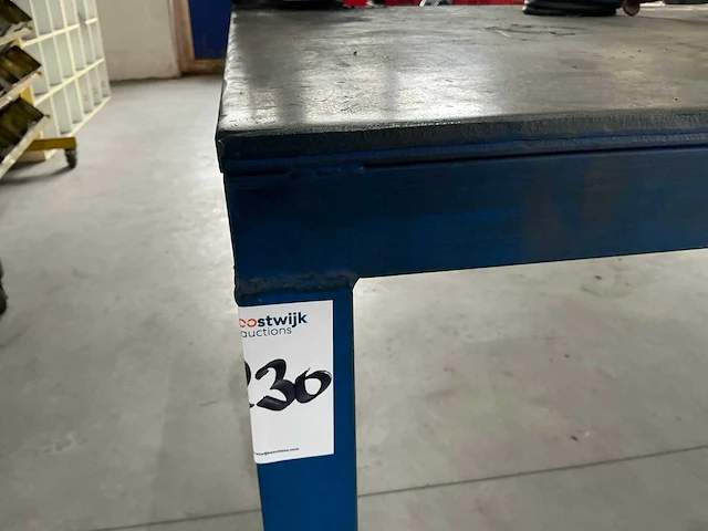 Stalen werkbank en 4 haakse slijpers - afbeelding 8 van  11