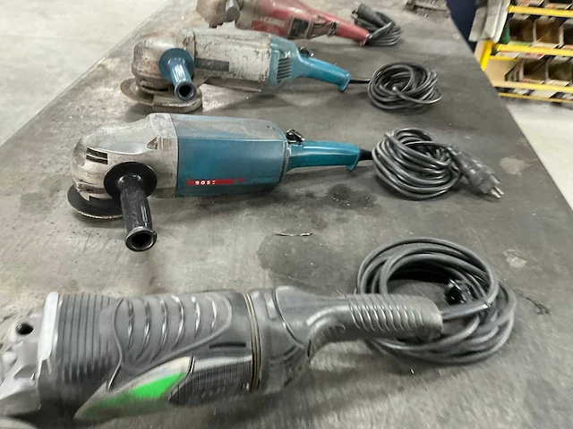 Stalen werkbank en 4 haakse slijpers - afbeelding 11 van  11