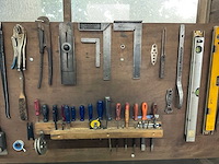 Stalen werkbank inclusief gereedschap - afbeelding 4 van  9