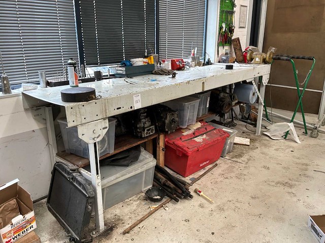 Stalen werkbank inklapbaar - afbeelding 1 van  4