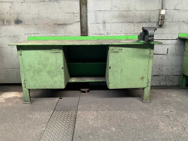 Stalen werkbank met 1 bankschroeven - afbeelding 4 van  8