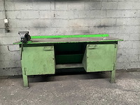 Stalen werkbank met 1 bankschroeven - afbeelding 1 van  7