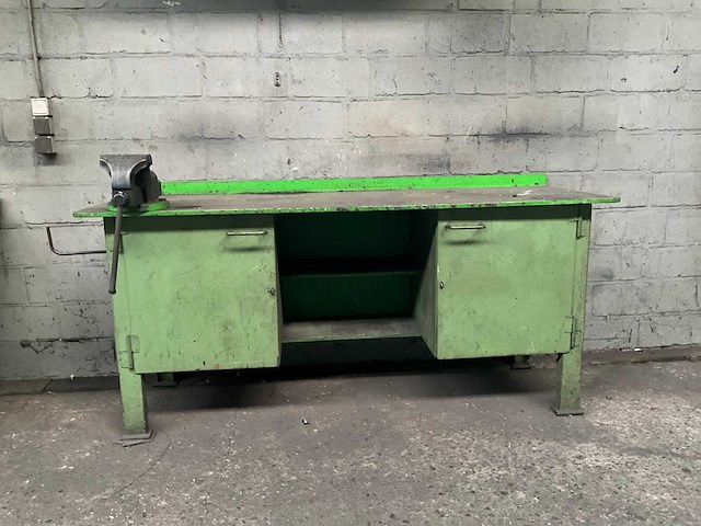 Stalen werkbank met 1 bankschroeven - afbeelding 2 van  7