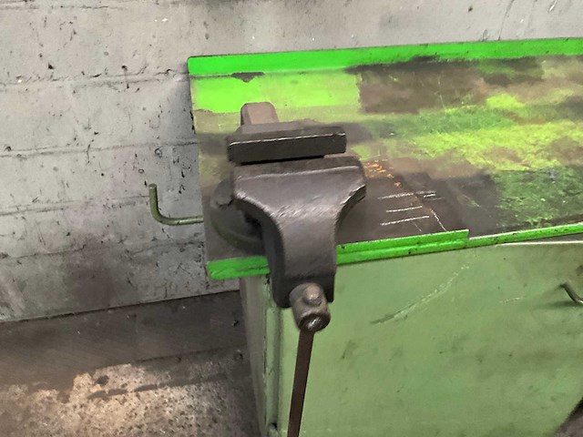 Stalen werkbank met 2 bankschroeven - afbeelding 4 van  15